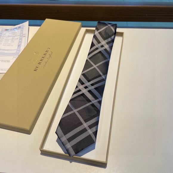 Burberry Men's Tie - Picture 1 of 5